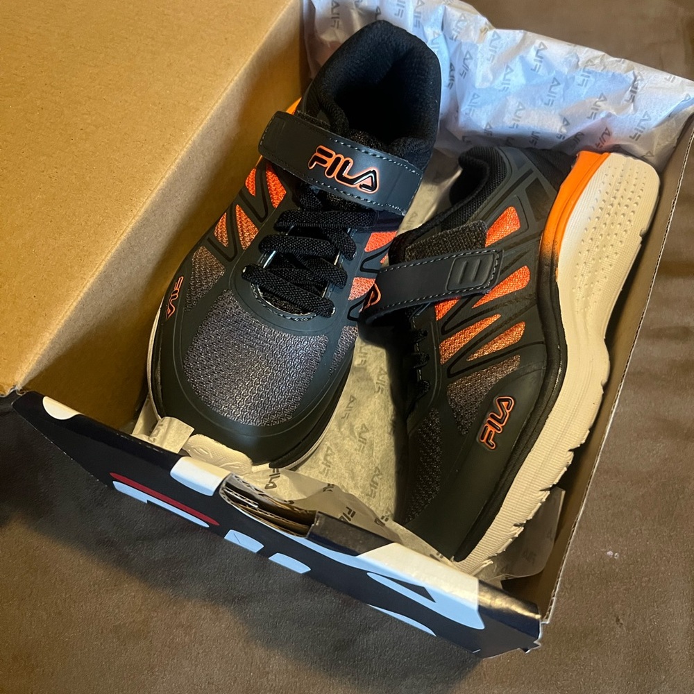 Boys shoes